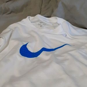 White sleeveless shirt